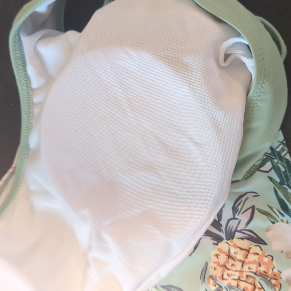 Swimsuit - Picture 5 of 6